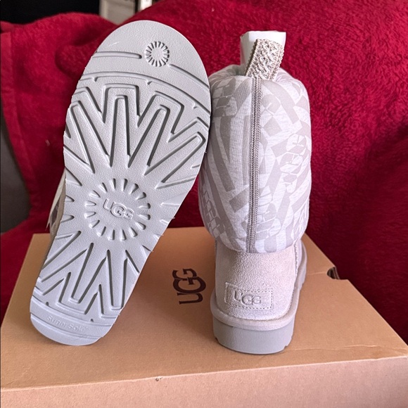 UGG Classic Short Jersey Stripes. Gray sz 8 - Picture 5 of 8